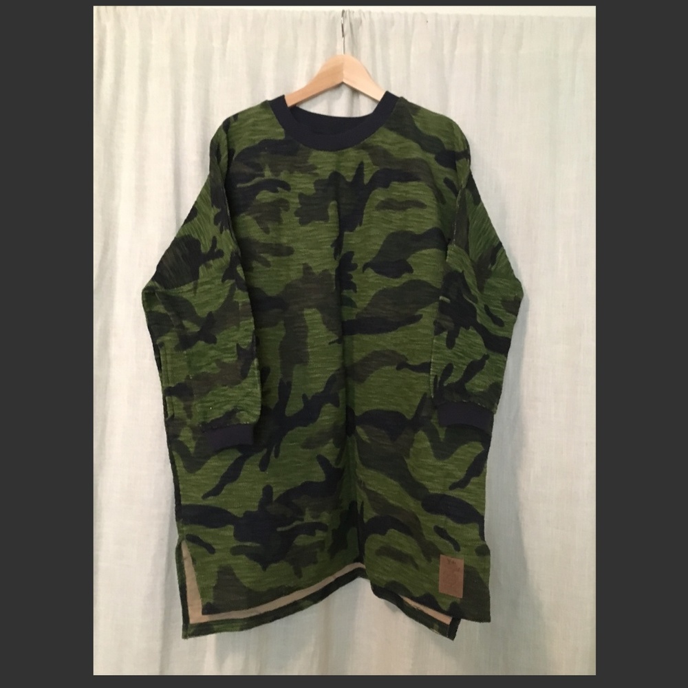 Oversized camouflage sweatshirt dress with pockets